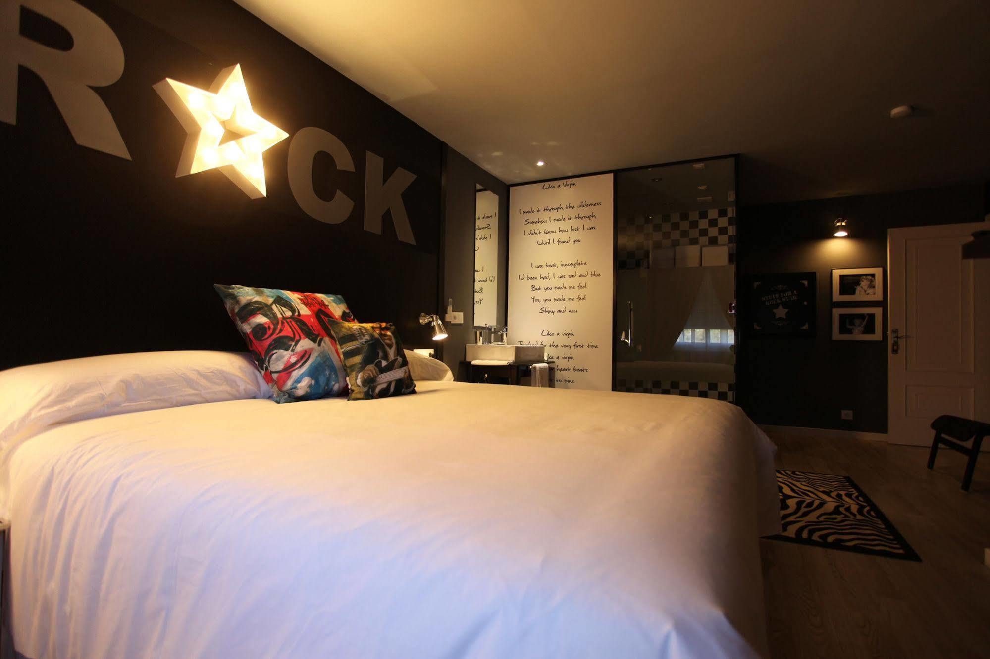 Hotel Apartamentos Rock Star Taboadela Екстериор снимка